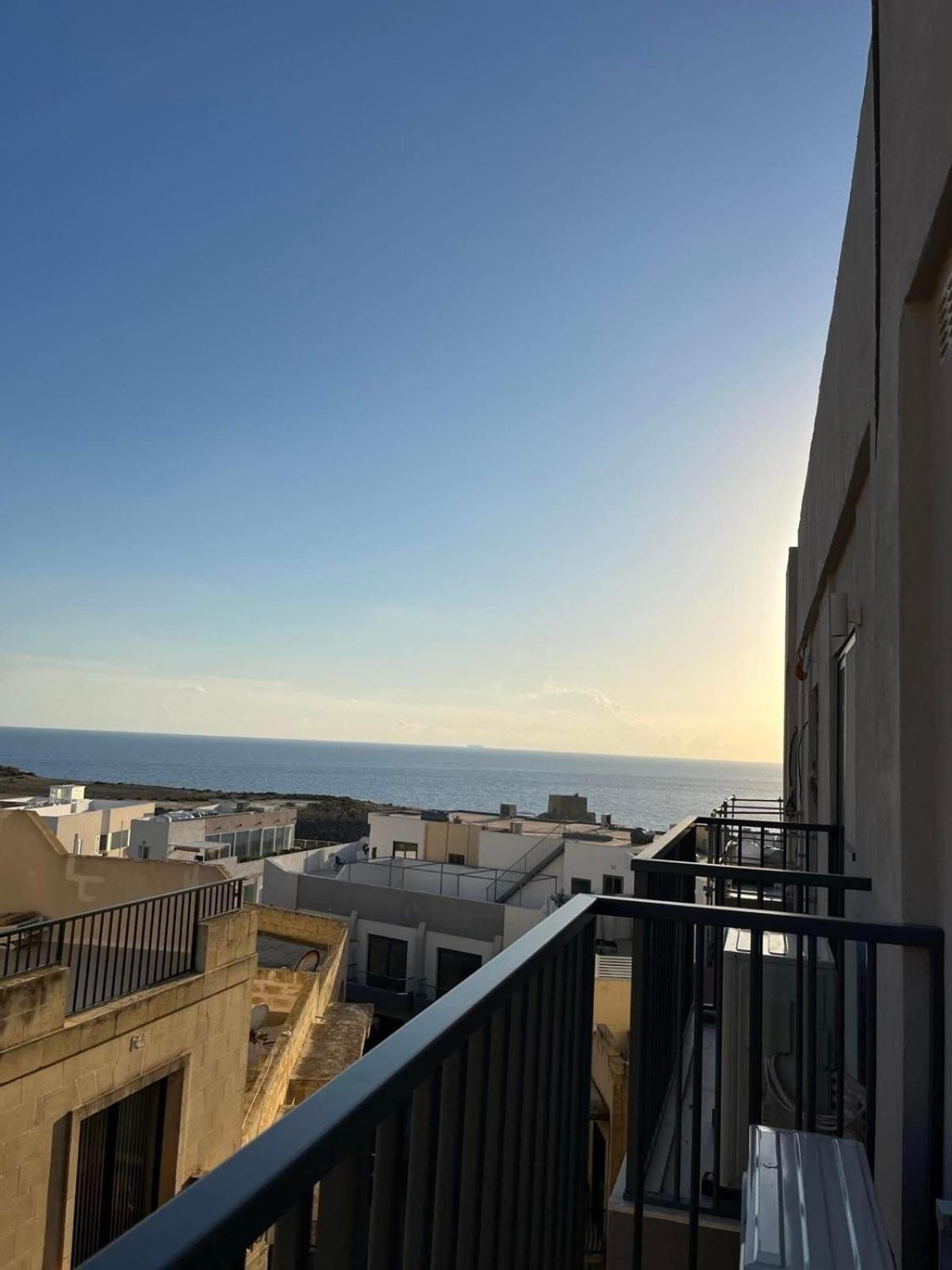 - Seafront 2 Bedroom Apartment, Fully Air-conditioned And Equipped With Amenities Apartamento *